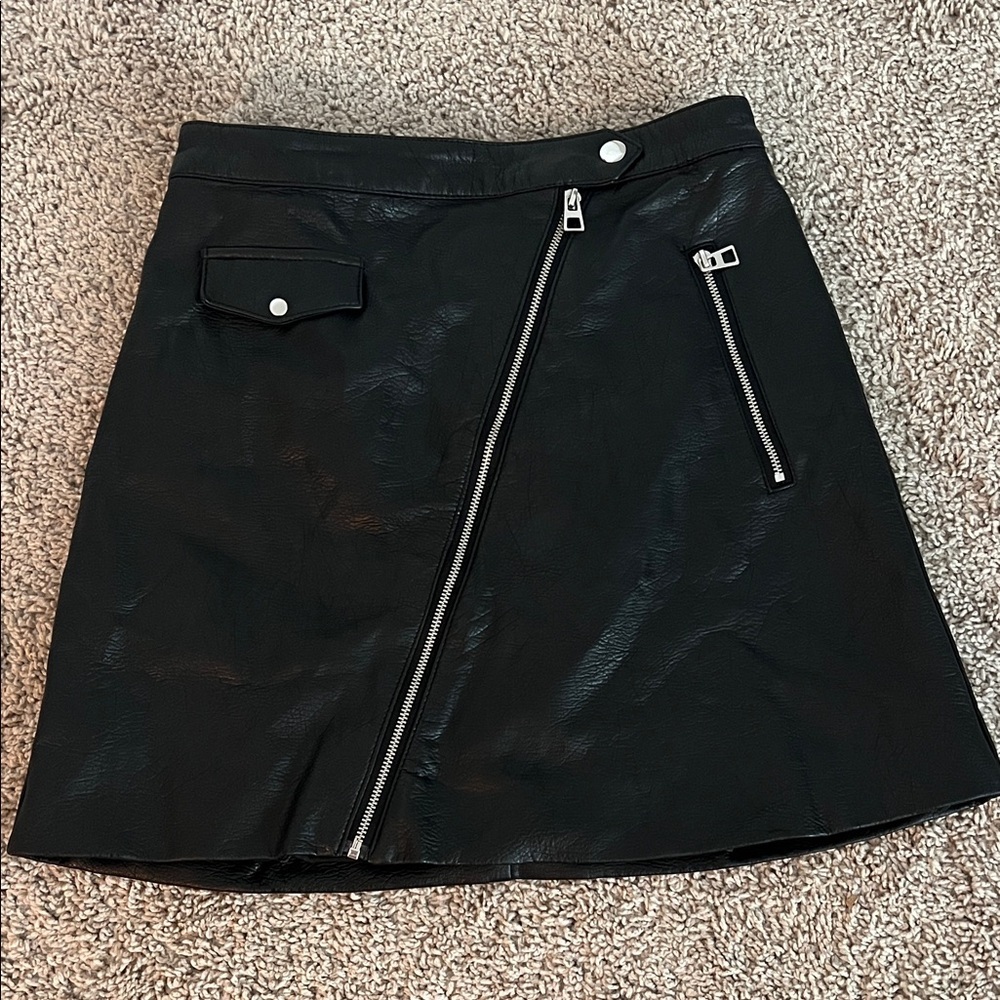 H&M Black Leather Mini Skirt with Zipper Accents Size 2
